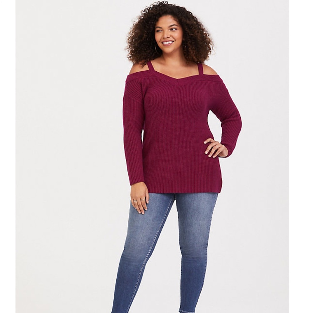 RED COLD SHOULDER TUNIC SWEATER